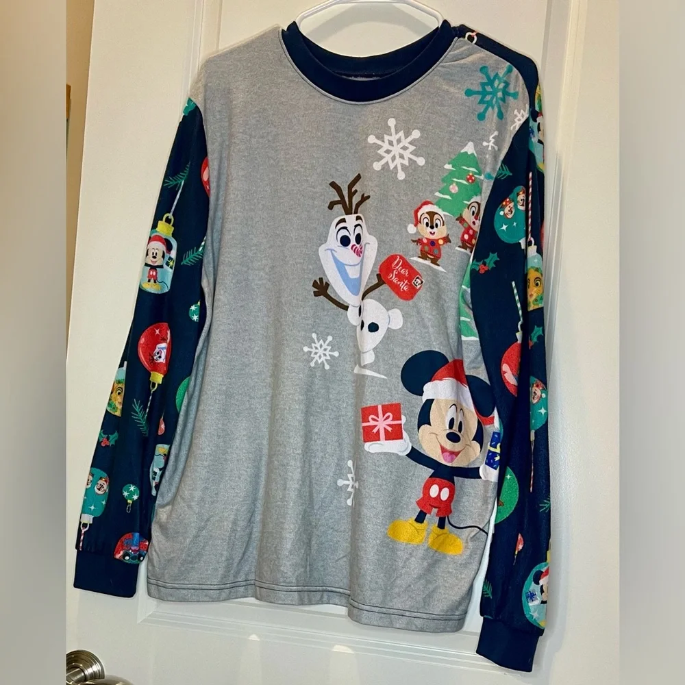 Disney Holiday Pajama Top Gray and Blue Characters Size L - Picture 2 of 3